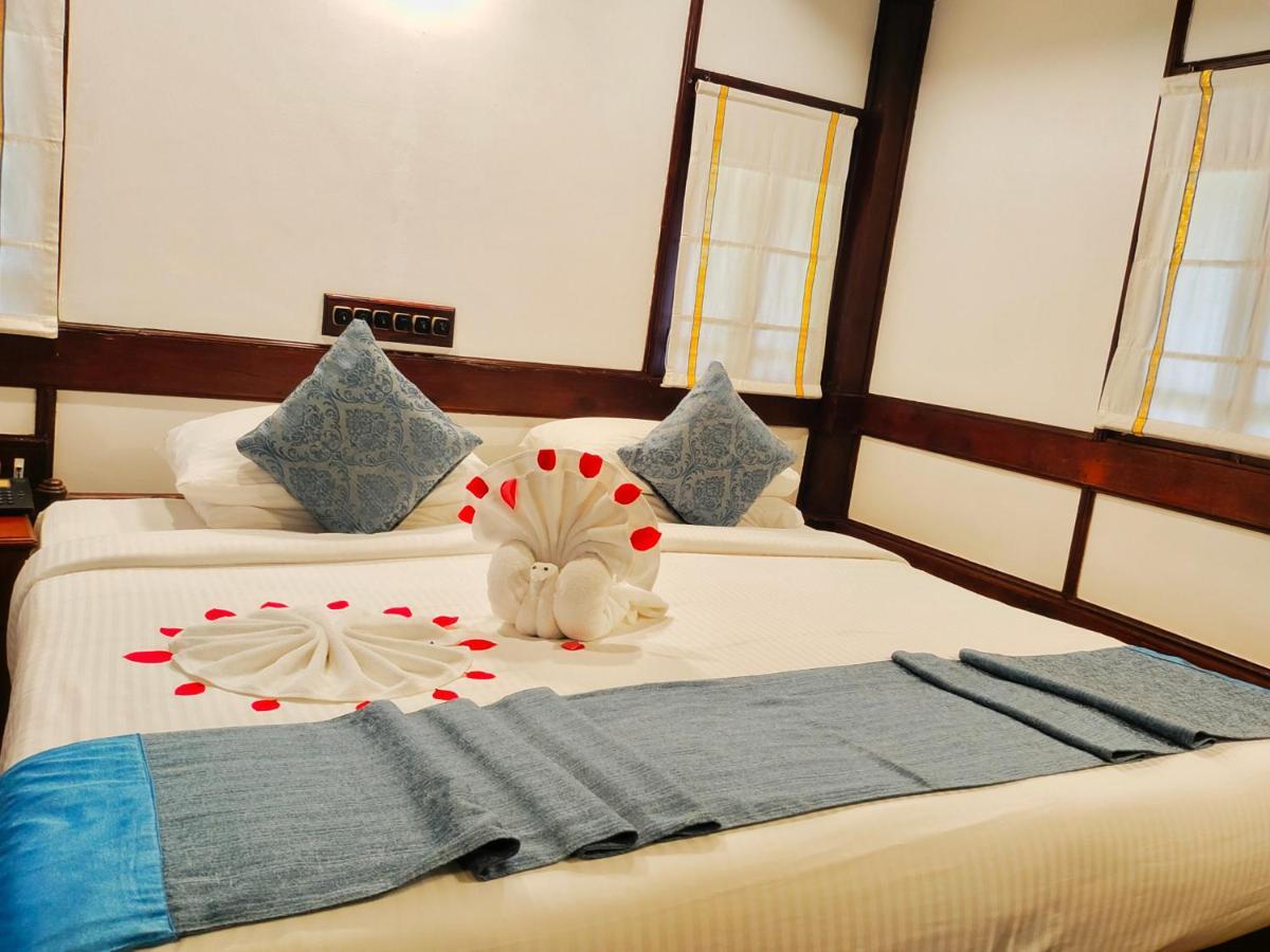 The Travancore Heritage Beach Resort Ковалам Екстериор снимка