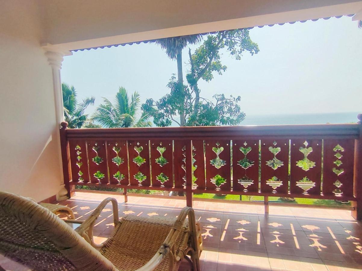 The Travancore Heritage Beach Resort Ковалам Екстериор снимка